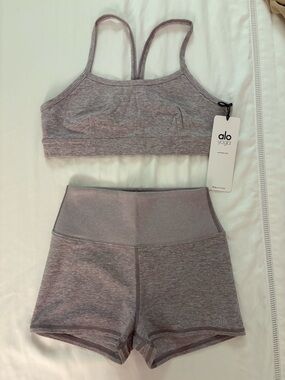 ALO Yoga ALOSOFT
GRATITUDE BRA S and  Short M (color :heather lavender dusk )
